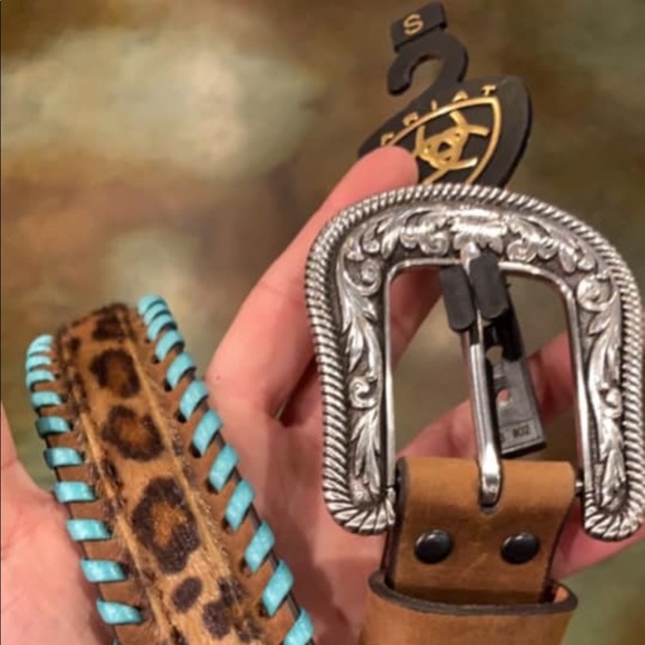 Ariat belt small ordered the wrong size paid $50 - Picture 1 of 1